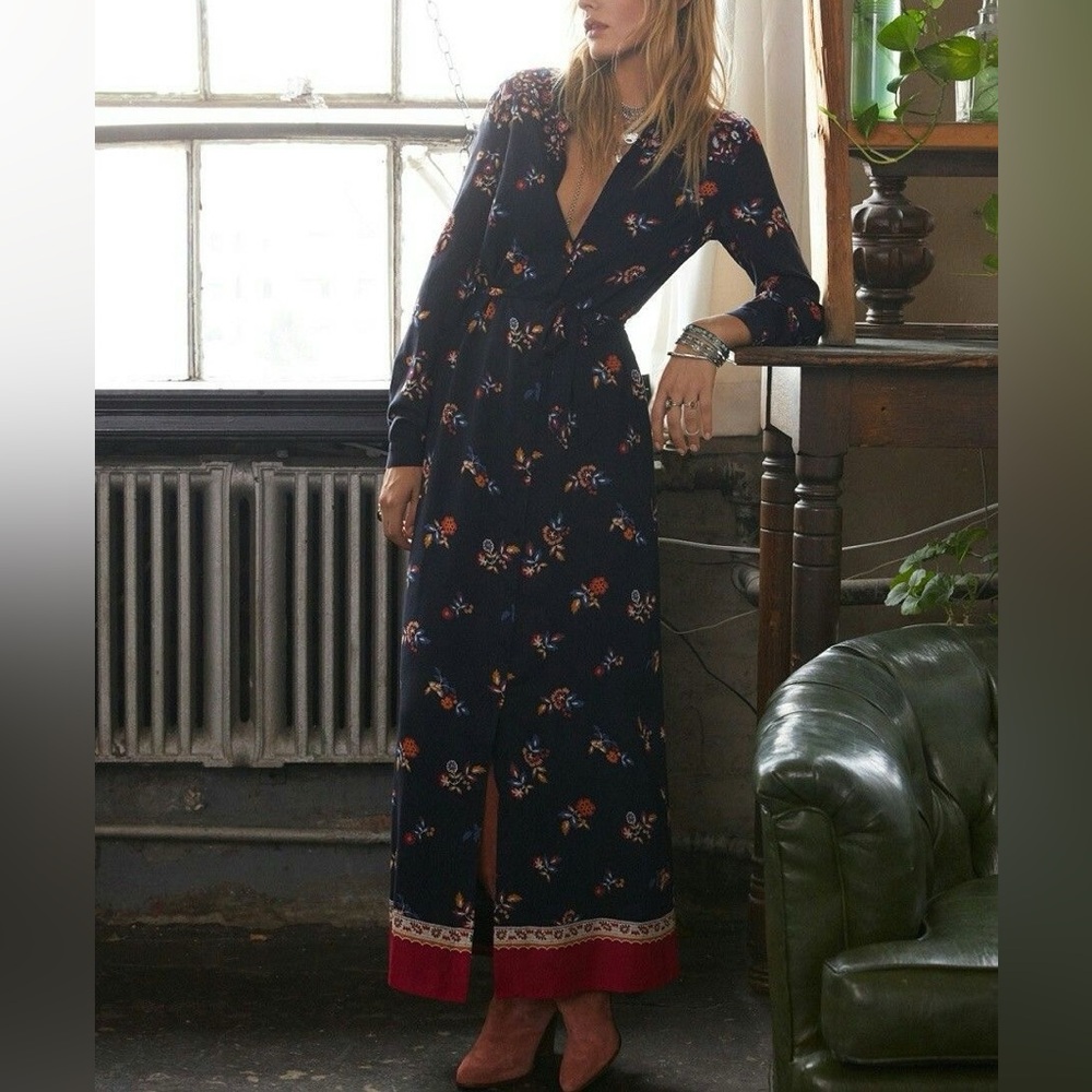 Sezane Maxi long Floral shirtdress. Size 38 (M) navy blue